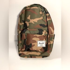 NWT Herschel Backpack Classic X-Large Woodland Camo 16”